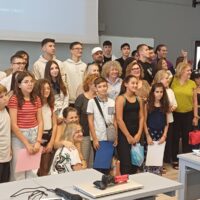 IMG 4975a17f3f7e9625ac385bd167900961 V